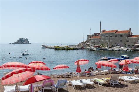 Spiaggia In Stazione Turistica Di Petrovac Na Mlavi Montenegro