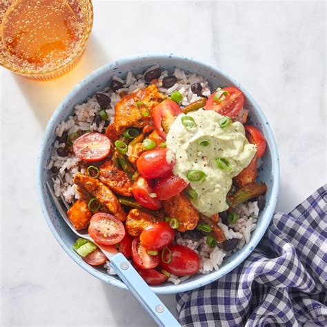 Recipe Chicken And Black Bean Burrito Bowls With Fresh Tomato Salsa And Creamy Guacamole Blue Apron