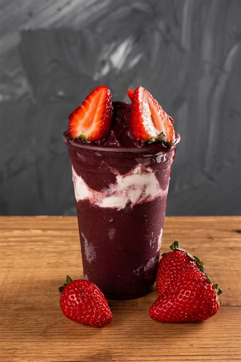 Batido De Sorvete Brasileiro De A A Berry Congelado Em Copo De