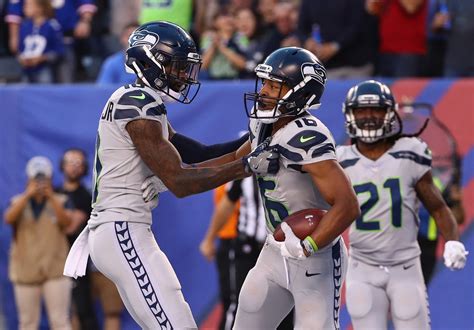 Seahawks Again Surge In Second Half Beat Giants 24 7