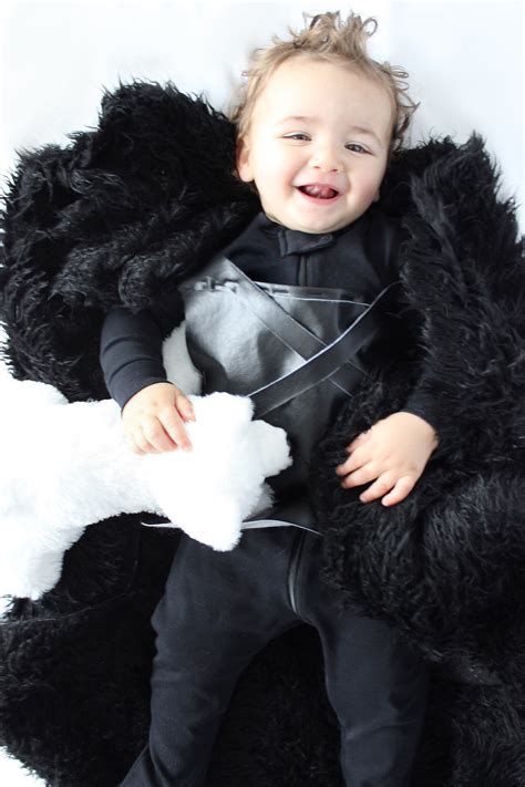 DIY HALLOWEEN COSTUME – BABY JON SNOW