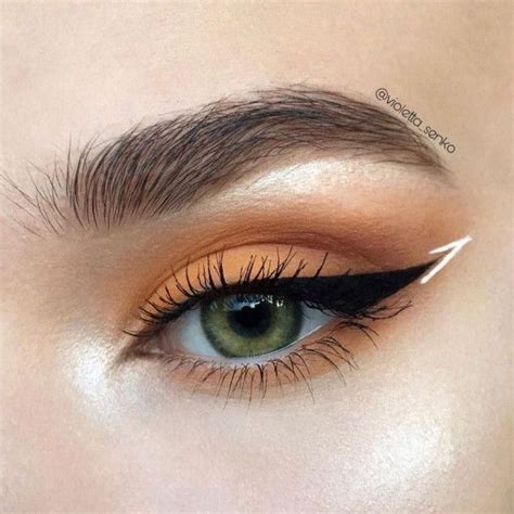 47 Cute Makeup Looks To Recreate Black And White Graphic Liner