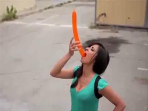 This Hot Magician Makes A Balloon Trick Look Super Sexy VIDEO Izispicy