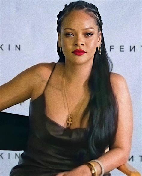 Durante Entrevista Rihanna Fala Sobre Novo Lbum E Promete Que F S N O