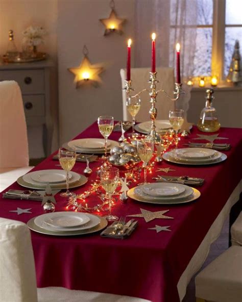 60 Christmas Dining Table Decor In Red And White - family holiday.net ...