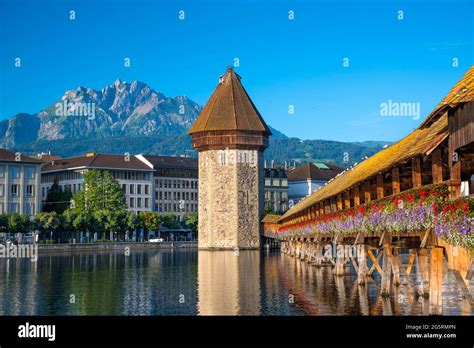 Luzern Kapellbr Cke Pilatus Holzbr Cke Wasserturm Reuss Altstadt