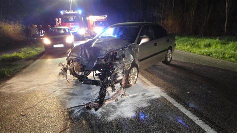 Zwei Schwerverletzte bei Frontalzusammenstoß auf der B 199 SHZ