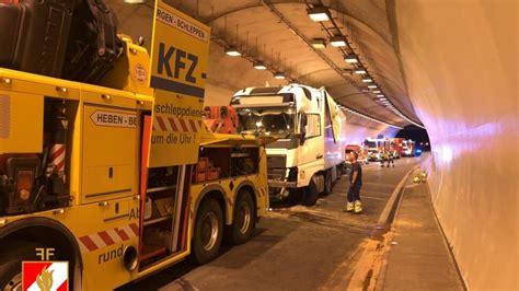 LKW Blockierte Plabutschtunnel In 5 Minuten Nachrichten Aktuelles