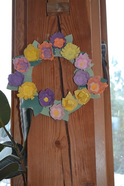 Egg Carton Wreath Crafty How To Make Wreaths Art Projects