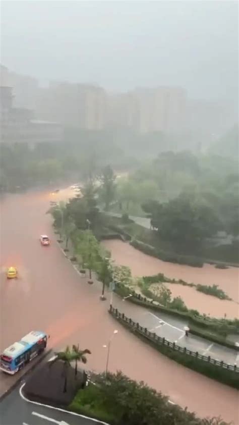 重庆8个区县大暴雨，主城多地内涝