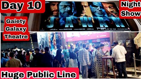 Jawan Movie Huge Public Line Day Night Show At Gaiety Galaxy Theatre