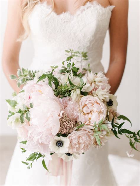 20 Utterly Gorgeous Peony Bouquets | SouthBound Bride