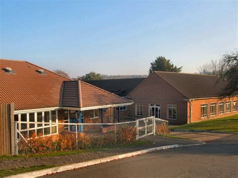 Ashcombe School © Paul Gillett Geograph Britain And Ireland