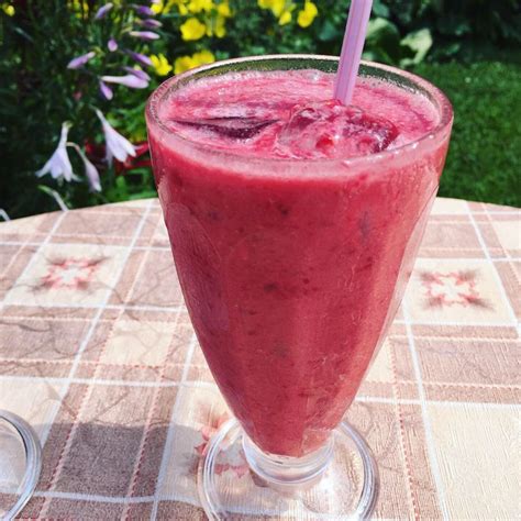 Smoothie Od Maline Potrebni Sastojci 400 Ml Sirupa Soka Od Maline 250