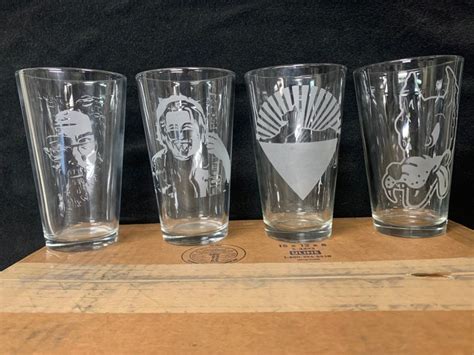 Set Of 4 Etched Grateful Dead One Pint Beer Glasses Etsy