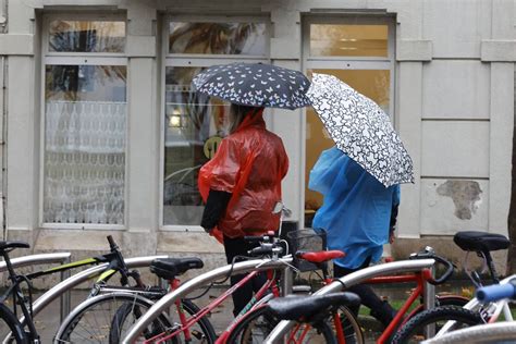 Fotos El Viento Y El Fuerte Oleaje Ponen En Alerta A Asturias El