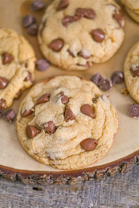 Copycat Crumbl Chocolate Chip Cookies Recipe The Baking Chocolatess