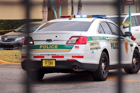 Woman Transported After Being Shot In Northwest Miami Dade Wsvn 7news