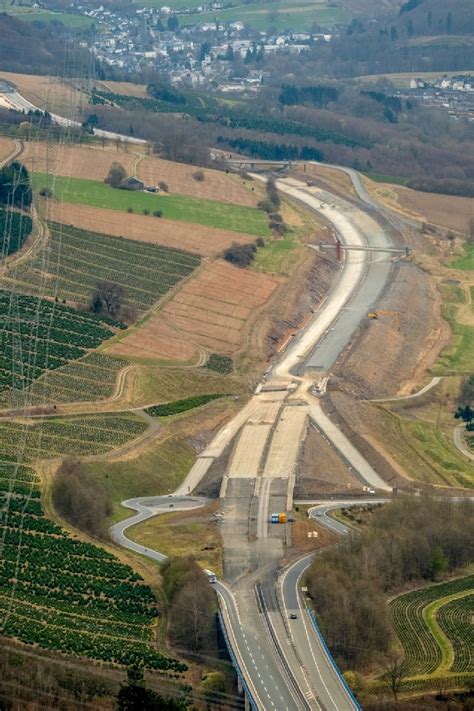 Luftbild Bestwig Baustelle am Autobahn Brückenbauwerk der BAB A46 in