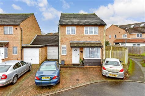 4 Bed Link Detached House For Sale In Hawks Way Ashford Kent Tn23 £