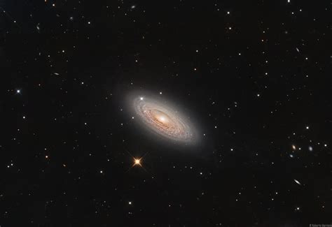 螺旋星系ngc 2841 Nasa中文