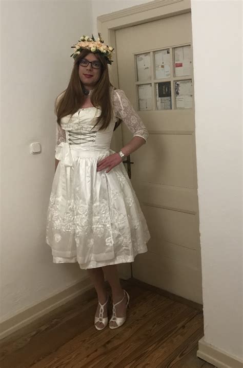 👰 Gorgeous Crossdresser Bride Sissy Isabelle Labelle With Her Short