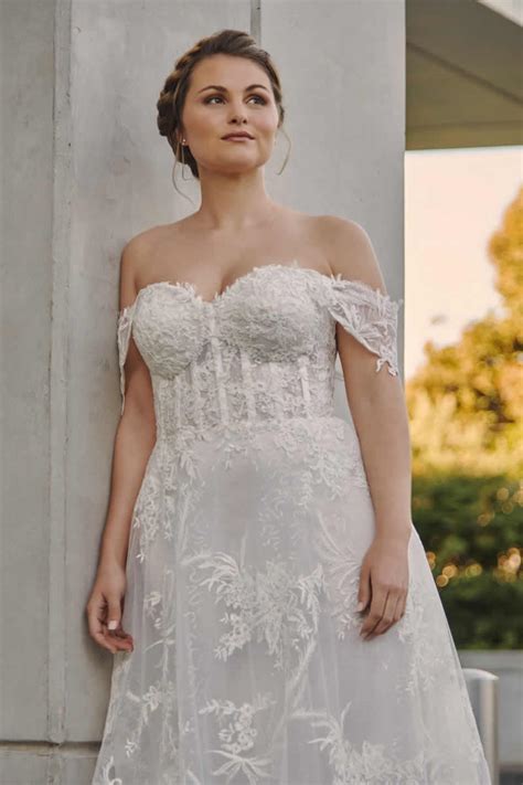 Elbeth Gillis colección cápsula novias curvy 2022 Fiancee Bodas