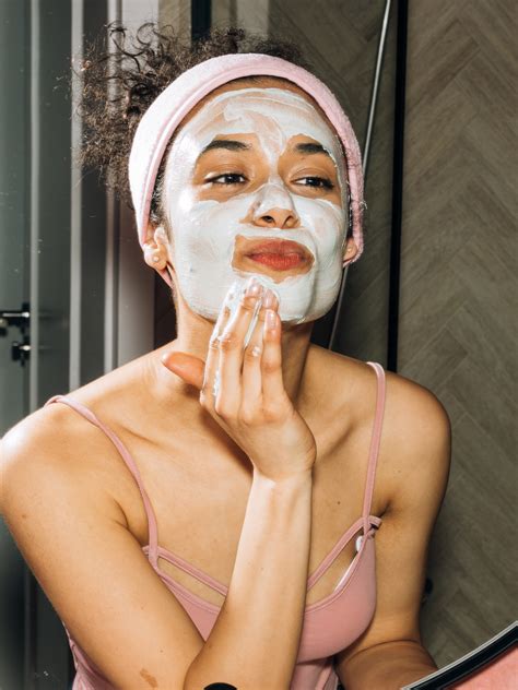 5 Common Skincare Mistakes To Avoid