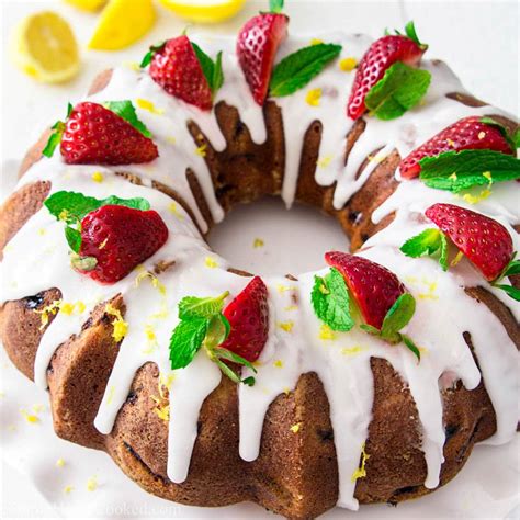 How To Decorate A Bundt Cake With Strawberries Shelly Lighting