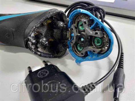 Электробритва Б/У Philips AT750 AquaTouch (AT750/16), цена 1645 грн ...