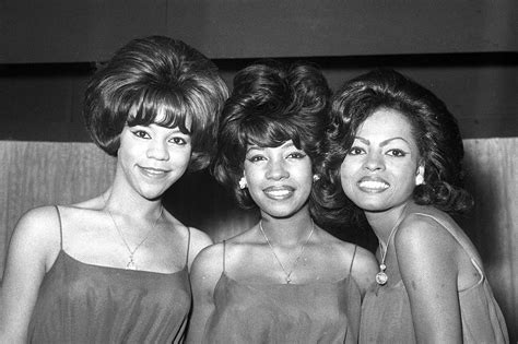 Mary Wilson, Co-Founder of the Supremes, Dies at 76 - WSJ