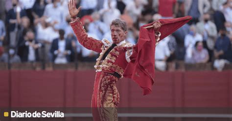 Feria De San Miguel 2021 Manuel Escribano Corta Dos Orejas Y Morante