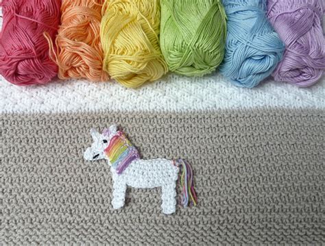 Kleines Einhorn Mit Regenbogenm Hne Geh Kelte Applikation Zum