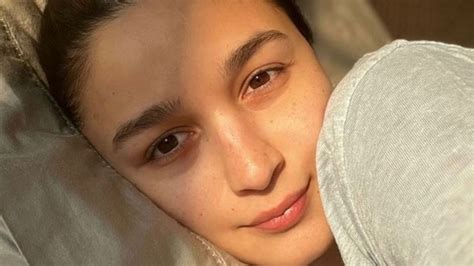 Alia Bhatt Spends Sunday Clicking Selfies In Bed Listening To Rhymes