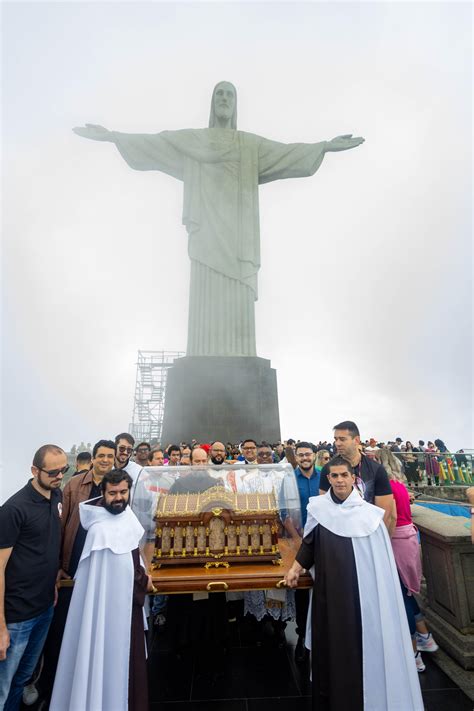 Rel Quias De Santa Teresinha Visitam O Santu Rio Arquidiocesano Cristo