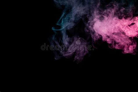 Fondo Colorato Con Le Nuvole Di Fumo Di Bobina Dai Modelli Delle Forme