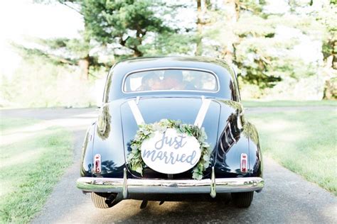 11 Wedding Car Decoration Ideas For A Memorable Send Off Weddingwire