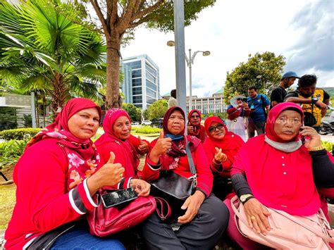 Kami Ikhlas Sokong Najib Tidak Dibayar Sesiapa Kosmo Digital