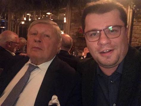 У Гарика Харламова обнаружились неожиданные связи в шоу-бизнесе и политике