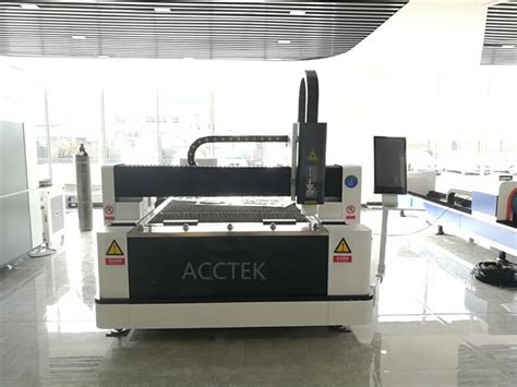 Acctek High Precision 500w 750w Metal Fiber Laser Cuting Machine 1530