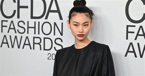 ‘squid Game Star Hoyeon Jung First Korean To Appear On Cover Of Vogue Trending