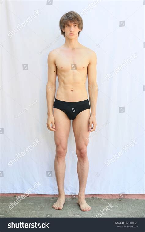 82 714 Man Naked White Background Images Stock Photos Vectors Shutterstock