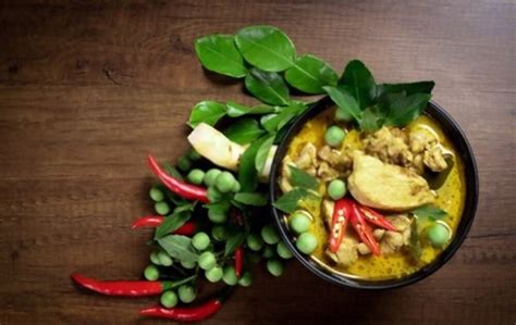 What To Serve With Thai Curry Best Side Dishes Americas Restaurant