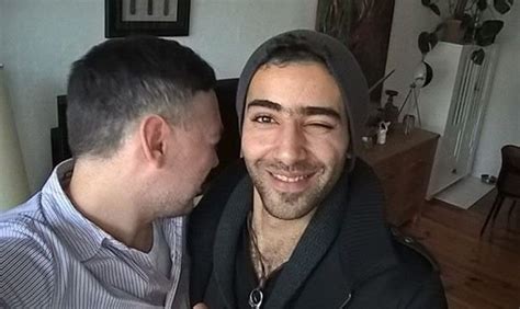 Facebook pareja gay alojó a refugiados en su vivienda GAYPERU Entretenimiento Gay