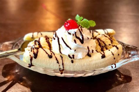 Classic Banana Split How To Make Recipes