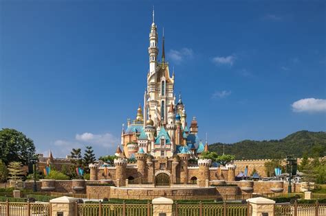 Experience The Magic Hong Kong Disneyland Guide