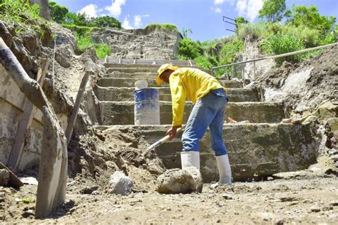 MOP trabaja en eliminación de cárcava en Jardines del Bulevar