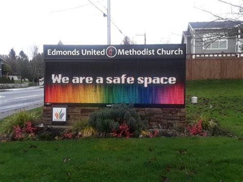 Scene In Edmonds Welcoming Sign Of The Season My Edmonds News