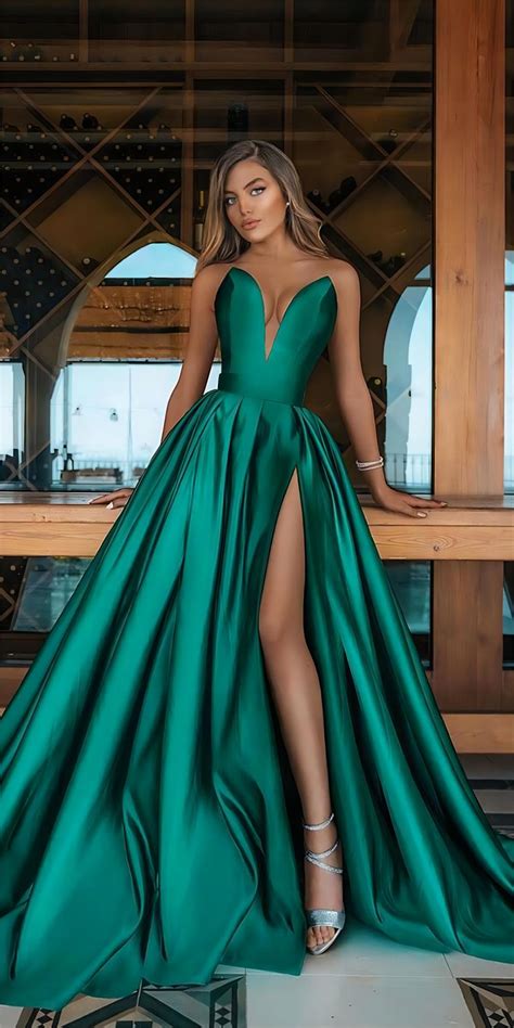 Emerald Green Dresses