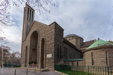 Eglise Catholique Sainte Jeanne De Chantal Porte De St Cloud Paris